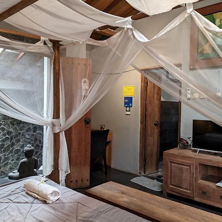 Astuti Gallery Homestay Yogyakarta Exteriör bild